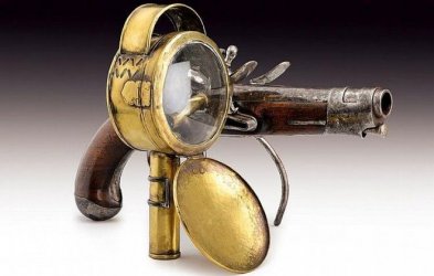 Flintlock-Pistol-with-Tactical-Oil-Lamp-6.jpg