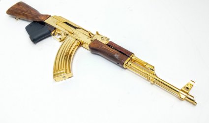 24k-gold-plated-russian-ak47-04.jpg