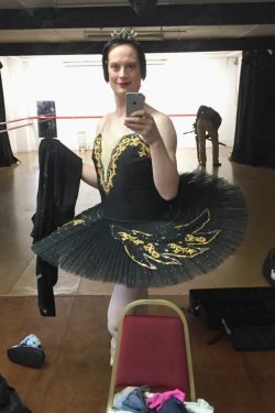 Ballerina Not 02.jpg