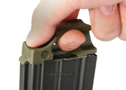 pic-087-magpul-with-hand.jpg