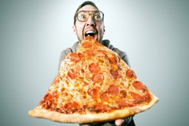 giantpizza_54_990x660.jpg