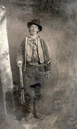 Billy_the_Kid_tintype,_Fort_Sumner,_1879-80-Edit2.jpg