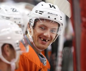 sean-couturier-toothless-smilejpg.jpg