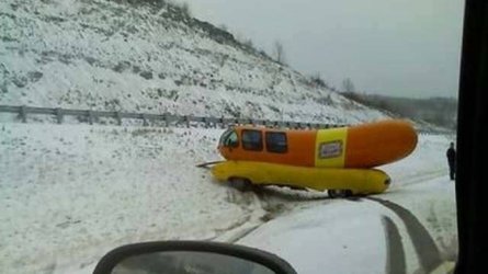 Wienermobile-crash-2.jpg