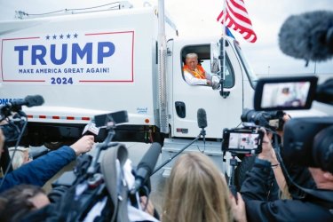241030-wisconsin-donald-trump-garbage-truck-ac-858p-4c9915.jpg