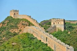 Great-Wall-of-China-at-Badaling-and-Ming-Tombs-Day-Tour-from-Beijing.jpg