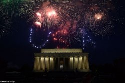 15655330-7214741-Fireworks_spell_out_USA_over_the_Lincoln_Memorial-a-687_1562292342922.jpg