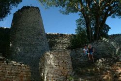 Great-Zimbabwe-Walls-600x400.jpg